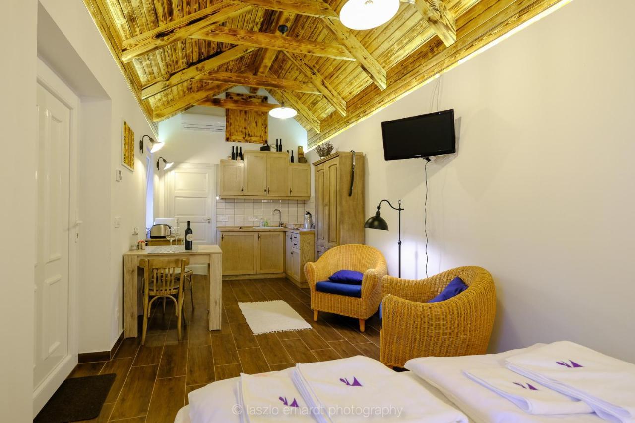 Ciprus Porta Apartmanok Balatonkenese Esterno foto