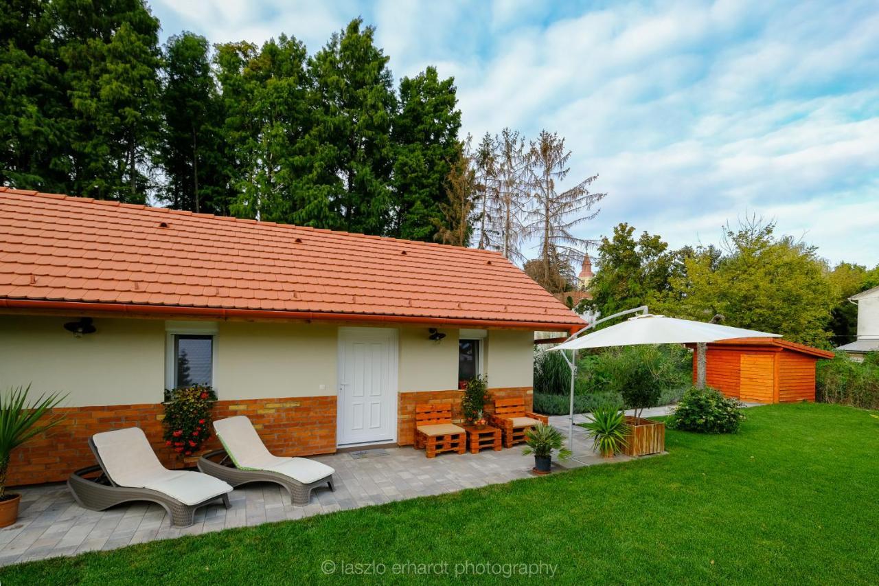 Ciprus Porta Apartmanok Balatonkenese Esterno foto